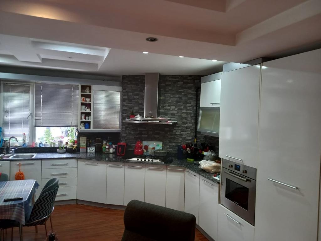 MEYDANKAVAĞIN'DA DOĞALGAZLI, ASANSÖRLÜ SATILIK 3+1 ARAKAT DAİRE